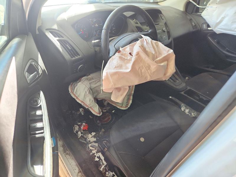 Zdjęcie 8 z aukcji – 2016 FORD FOCUS z VIN 1FADP3K27GL297179