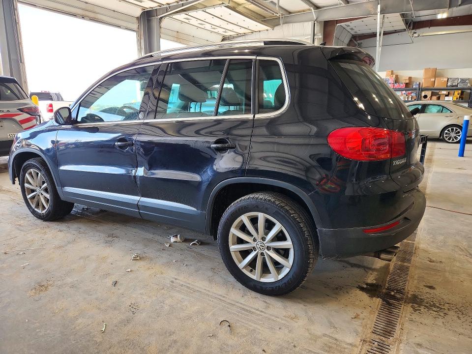 Снимка 2 от търг – 2017 VOLKSWAGEN TIGUAN с VIN WVGRV7AX5HW508949