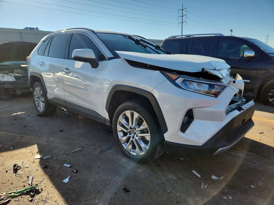 Photo 4 from auction – 2019 TOYOTA RAV4 with VIN 2T3Y1RFV3KC027393