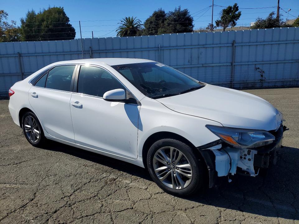 Снимка 4 от търг – 2017 TOYOTA CAMRY с VIN 4T1BF1FK4HU757926