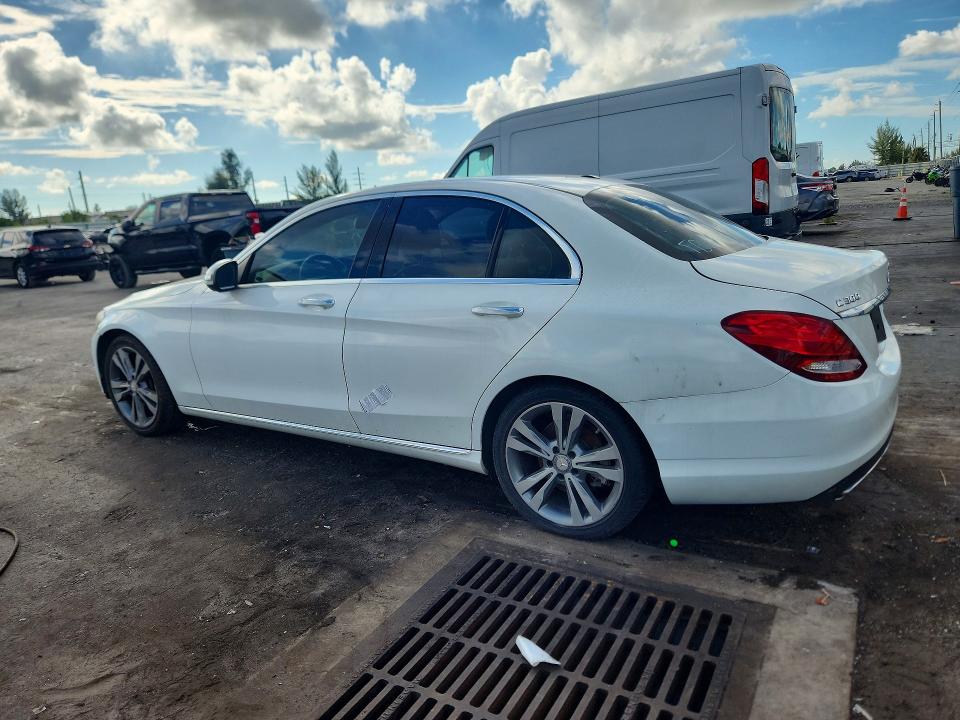 Снимка 2 от търг – 2016 MERCEDES-BENZ C с VIN 55SWF4JB9GU142227