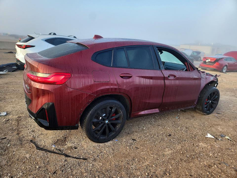 Снимка 3 от търг – 2024 BMW X4 с VIN 5UX43DT01R9V79566