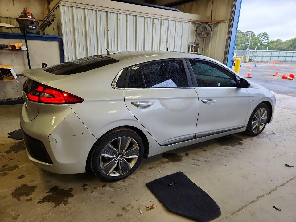 Снимка 3 от търг – 2017 HYUNDAI IONIQ с VIN KMHC85LC8HU032221