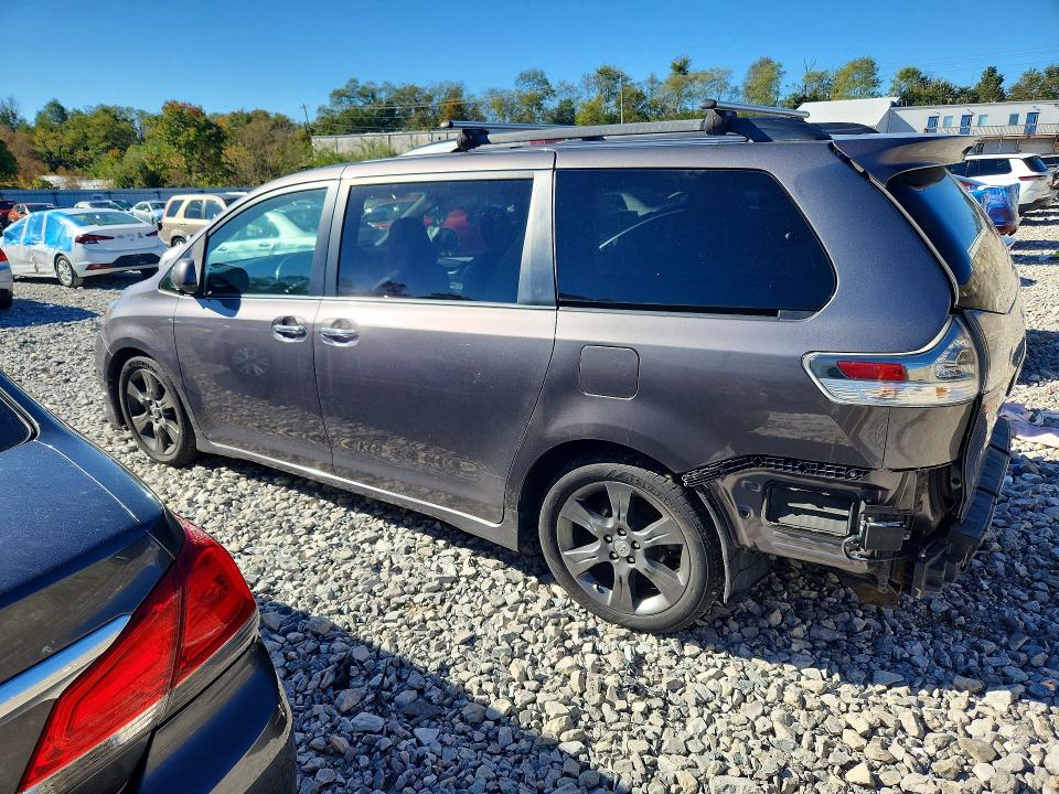 Photo 2 from auction – 2015 TOYOTA SIENNA with VIN 5TDXK3DCXFS621492