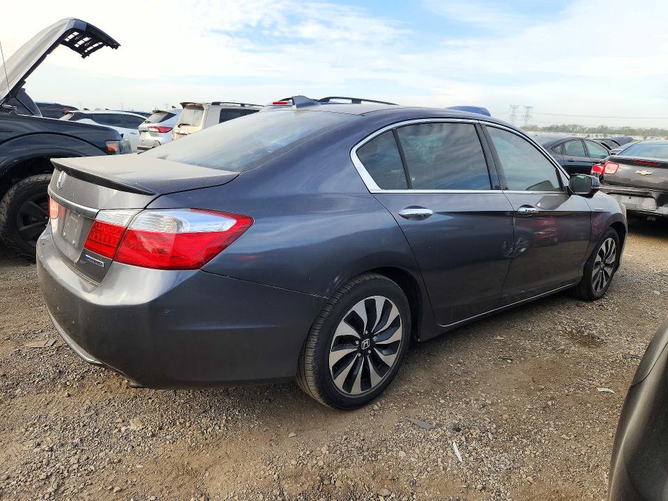 Photo 3 from auction – 2015 HONDA ACCORD with VIN 1HGCR6F54FA005439