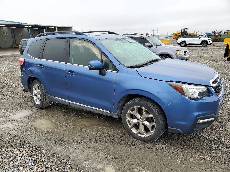Снимка 4 от търг – 2017 SUBARU FORESTER с VIN JF2SJAWC7HH533362