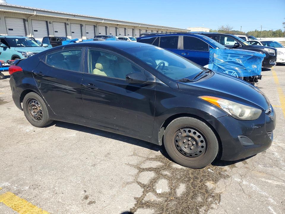 Снимка 4 от търг – 2012 HYUNDAI ELANTRA с VIN 5NPDH4AE9CH149297
