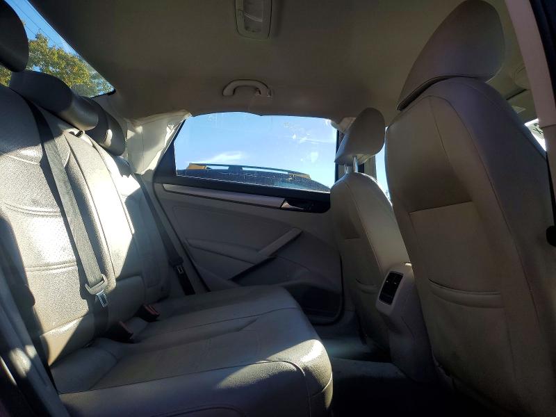 Снимка 10 от търг – 2015 VOLKSWAGEN PASSAT с VIN 1VWBV7A30FC043916