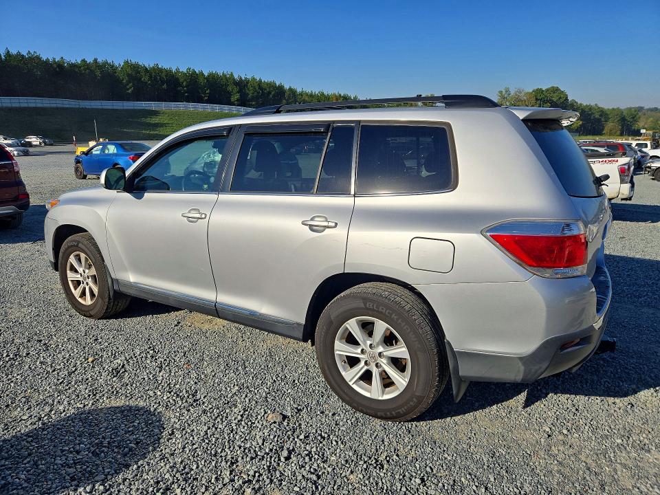 Снимка 2 от търг – 2011 TOYOTA HIGHLANDER с VIN 5TDBK3EH6BS081962