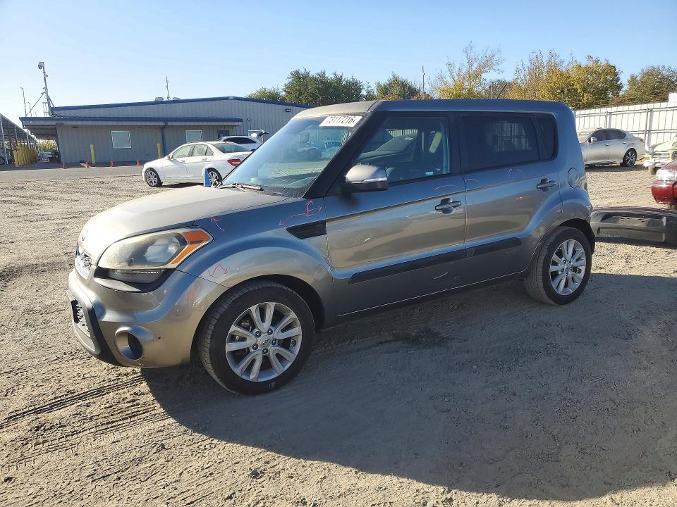 KIA SOUL 2013 с VIN KNDJT2A63D7628254 - Снимка от търг