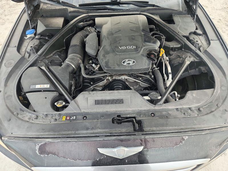 Photo 11 from auction – 2016 HYUNDAI GENESIS with VIN KMHGN4JE7GU126825