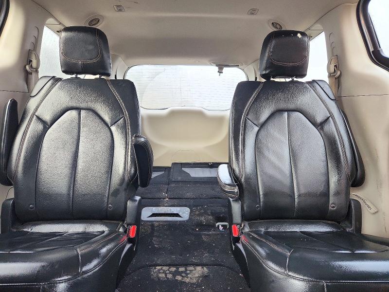 Снимка 10 от търг – 2017 CHRYSLER PACIFICA с VIN 2C4RC1BG1HR527500