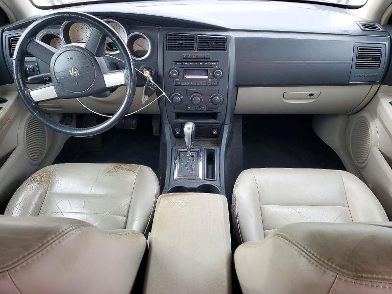 Снимка 8 от търг – 2005 DODGE MAGNUM с VIN 2D4FV48V35H529581