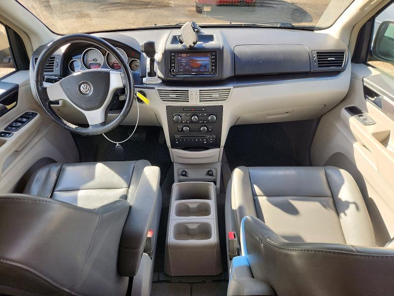 Photo 8 from auction – 2010 VOLKSWAGEN ROUTAN with VIN 2V4RW3D16AR280076