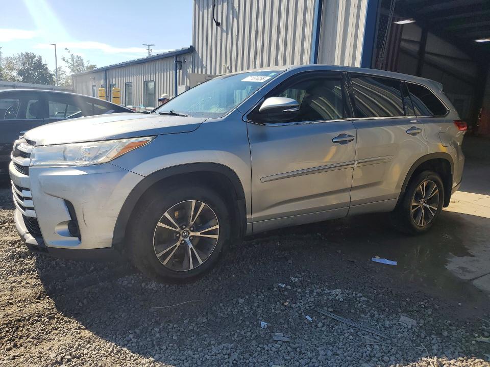TOYOTA HIGHLANDER 2017 с VIN 5TDBZRFH6HS460434 - Снимка от търг