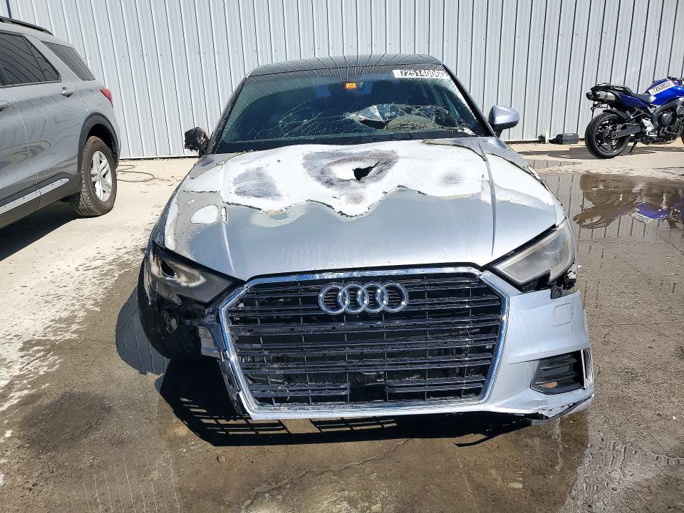Photo 5 from auction – 2018 AUDI A3 with VIN WAUAUGFFXJ1041760