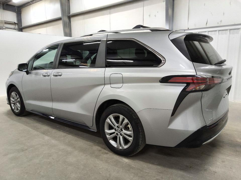 Foto 2 de la subasta – 2024 TOYOTA SIENNA con VIN 5TDESKFC3RS117952