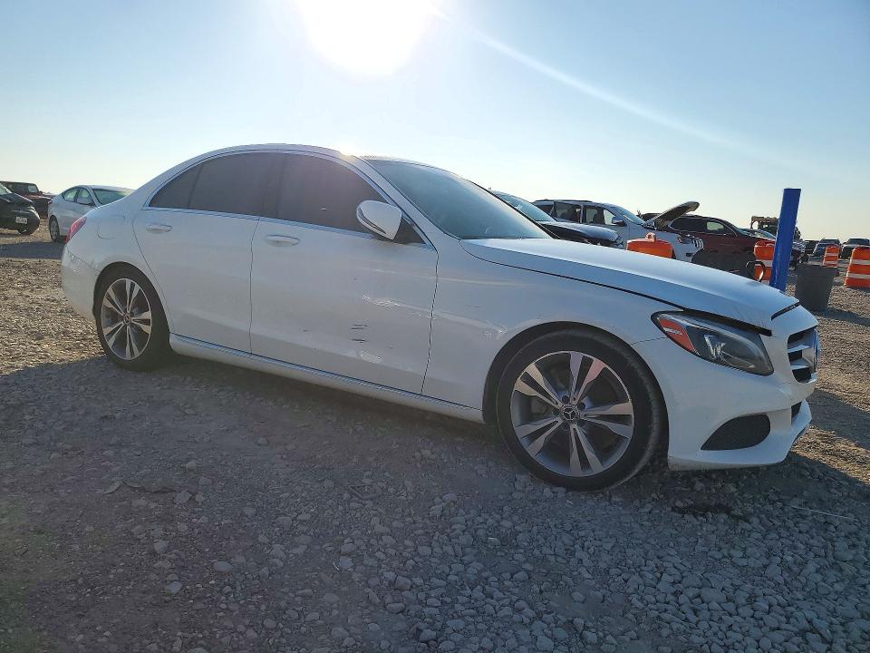 Снимка 4 от търг – 2018 MERCEDES-BENZ C с VIN 55SWF4JB8JU274287