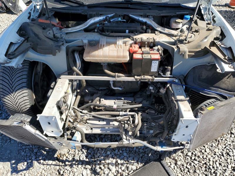 Photo 11 from auction – 2016 TESLA MODEL S with VIN 5YJSA1E17GF162281