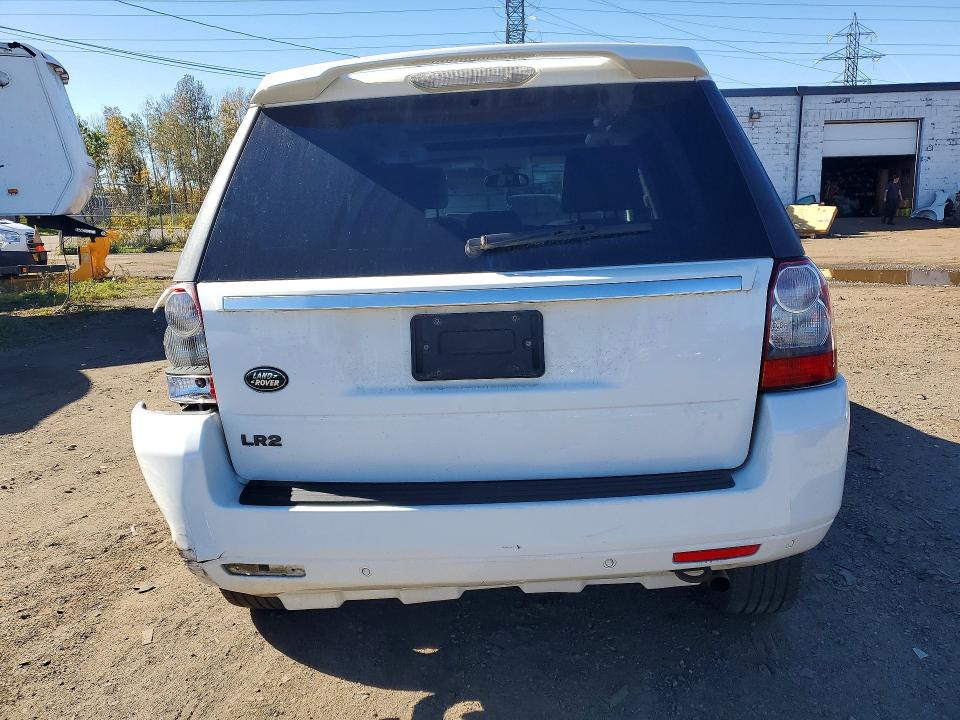 Photo 6 from auction – 2011 LAND ROVER LR2 with VIN SALFR2BN6BH220230