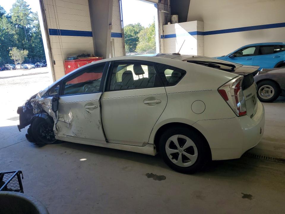 Foto 2 de la subasta – 2015 TOYOTA PRIUS con VIN JTDKN3DU3F1926033