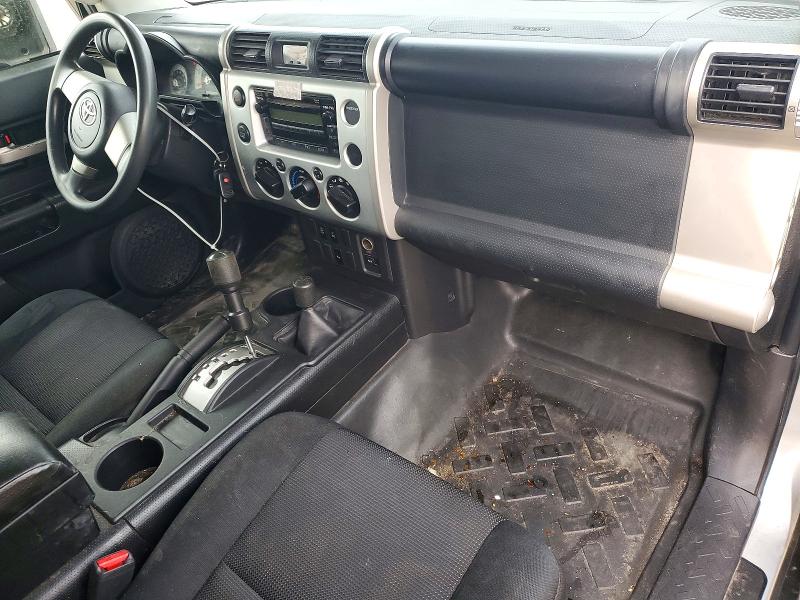 Снимка 8 от търг – 2007 TOYOTA FJ CRUISER с VIN JTEBU11F270075701