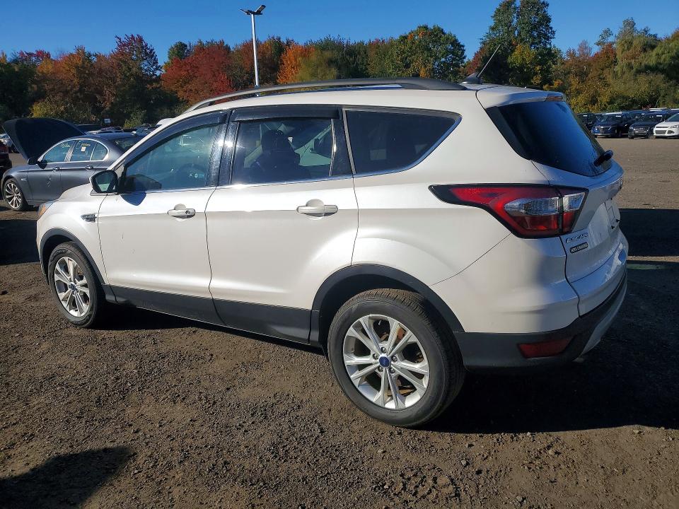 Photo 2 from auction – 2018 FORD ESCAPE with VIN 1FMCU9HD5JUA14382