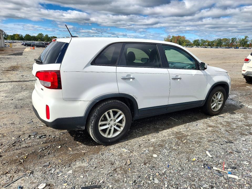 Zdjęcie 3 z aukcji – 2015 KIA SORENTO z VIN 5XYKT3A62FG646602