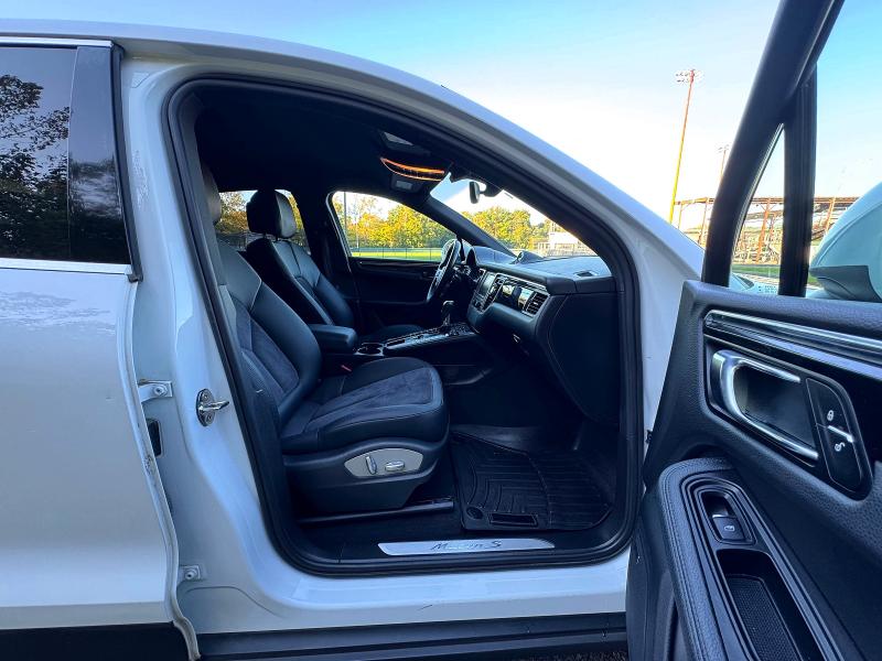 Photo 12 from auction – 2015 PORSCHE MACAN with VIN WP1AB2A52FLB50430