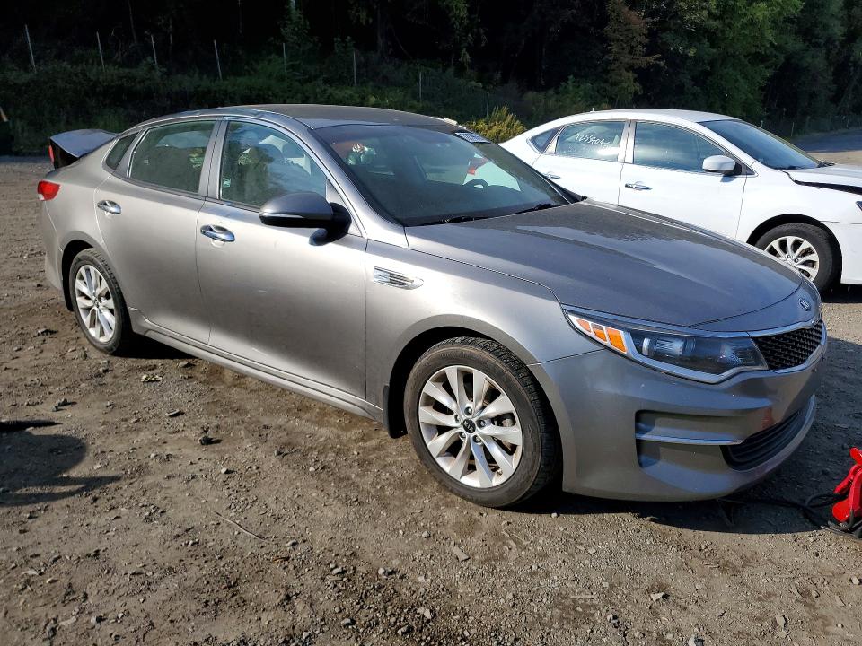 Фото 4 с аукциона – 2018 KIA OPTIMA с VIN 5XXGT4L3XJG270744