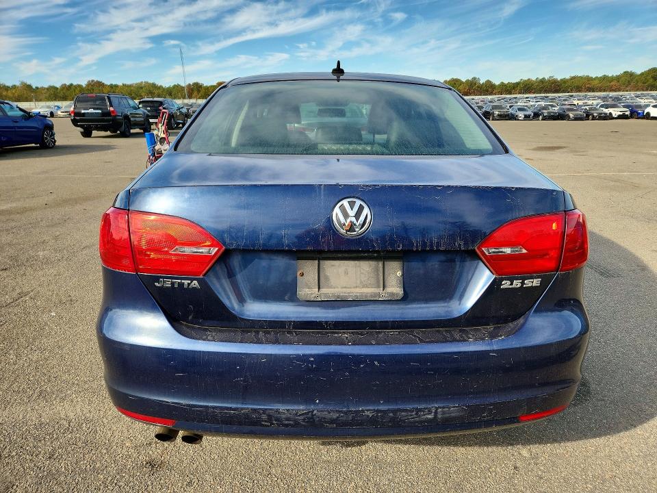 Photo 6 from auction – 2013 VOLKSWAGEN JETTA with VIN 3VWDP7AJ5DM372589