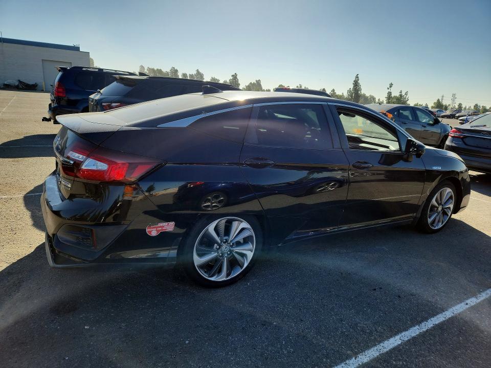 Photo 3 from auction – 2018 HONDA CLARITY with VIN JHMZC5F37JC004848