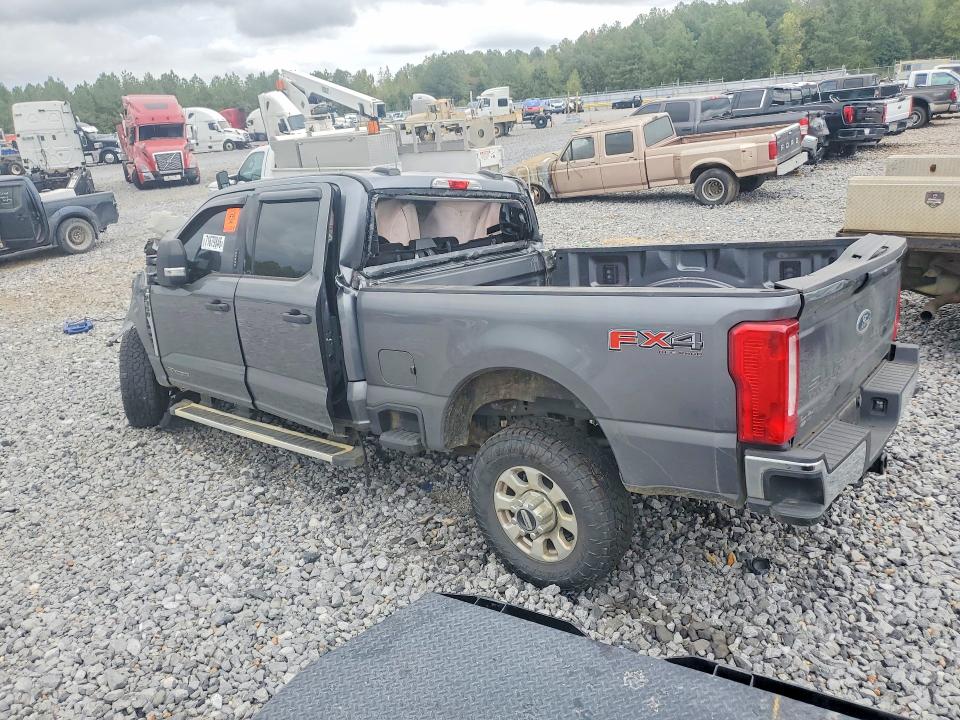 Zdjęcie 2 z aukcji – 2024 FORD F350 z VIN 1FT8W3BTXREF33886