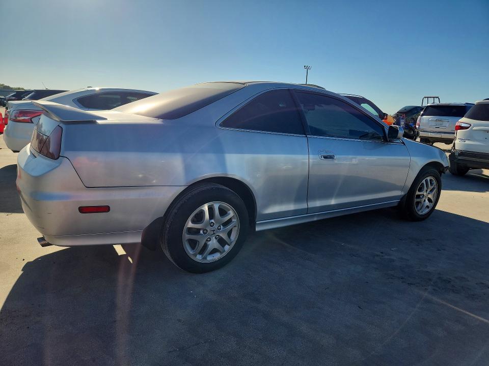 Снимка 3 от търг – 2002 HONDA ACCORD с VIN 1HGCG22572A029216