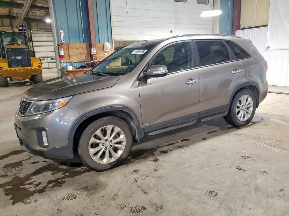 KIA SORENTO 2015 z numerem VIN 5XYKUDA70FG597461 - Zdjęcie z aukcji