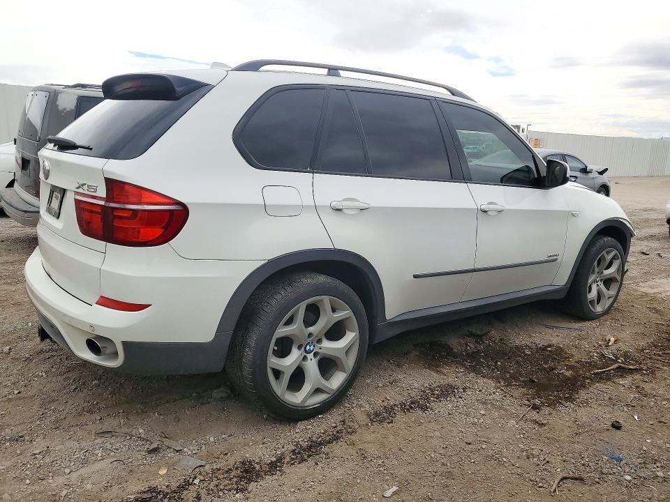 Photo 3 from auction – 2011 BMW X5 with VIN 5UXZV4C56BL415864