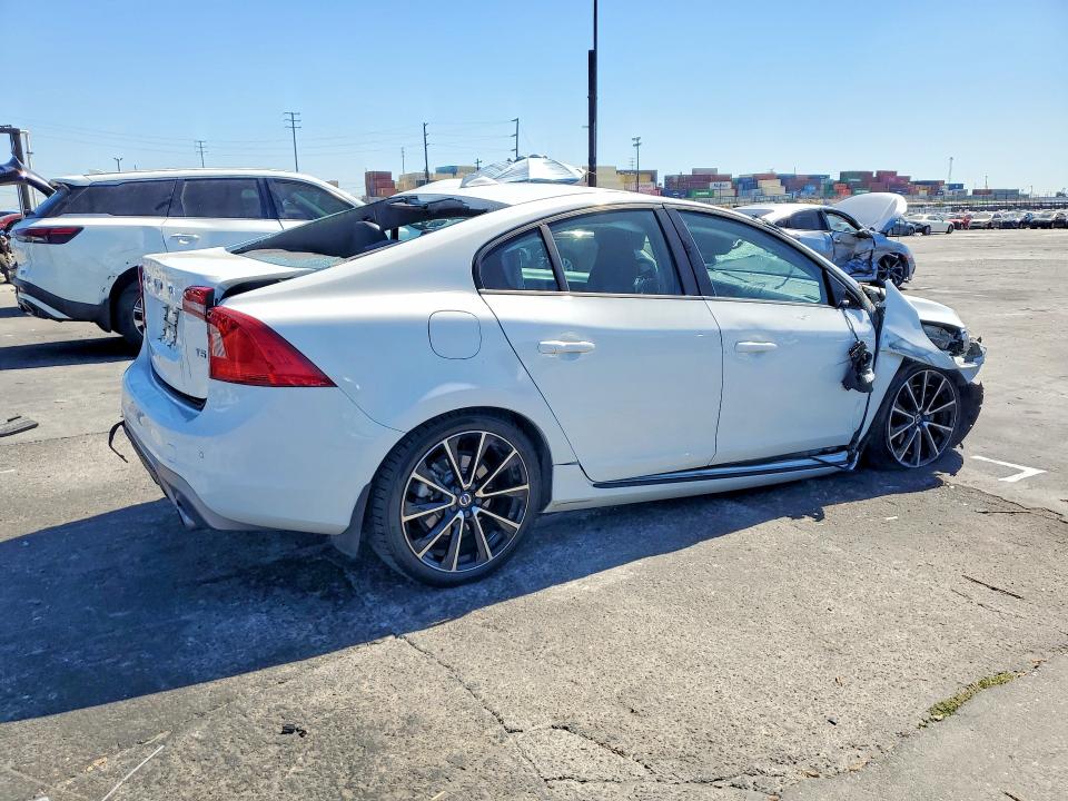 صورة رقم 3 من المزاد - 2017 VOLVO S60 مع VIN YV126MFL9H2439255