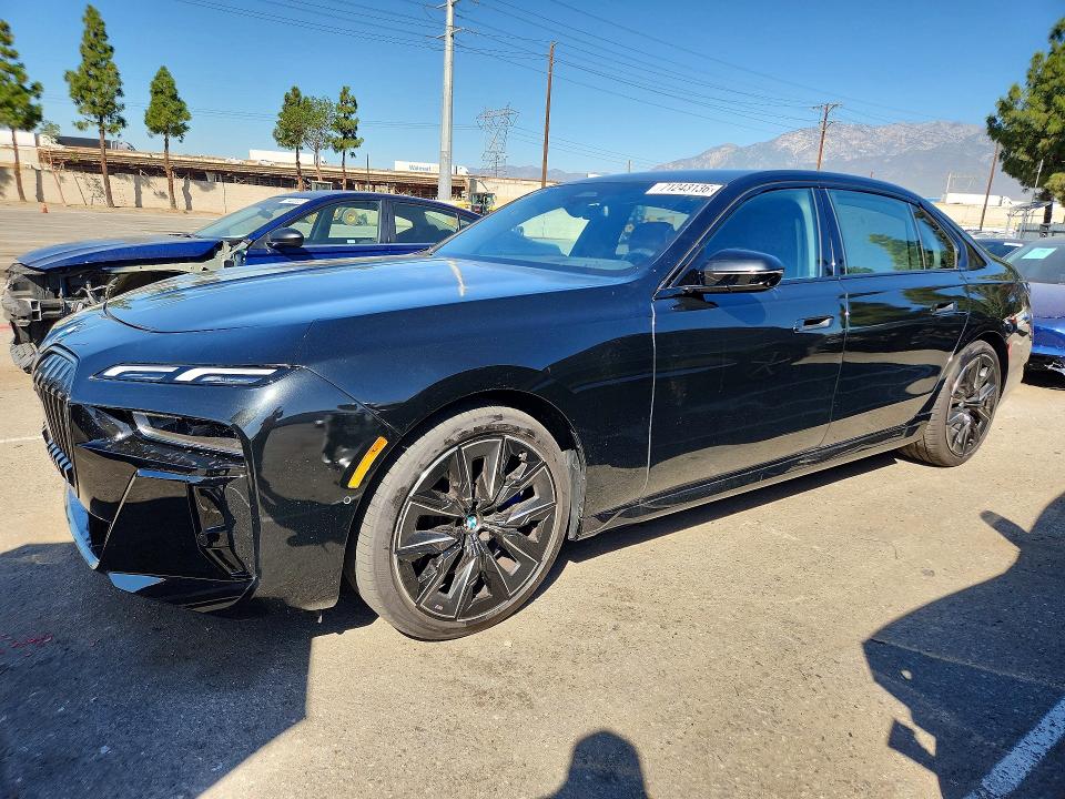 BMW 740 2025 с VIN WBA23EH02SCT34675 - Фото с аукциона