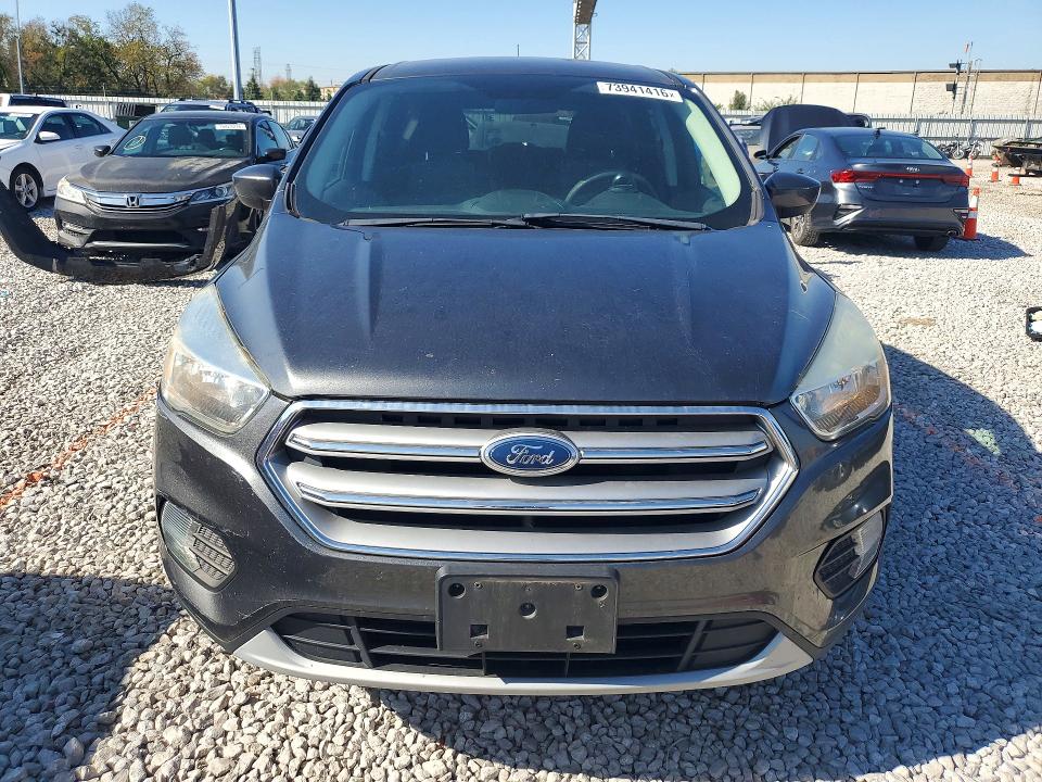 Photo 5 from auction – 2017 FORD ESCAPE with VIN 1FMCU0GD4HUB97488