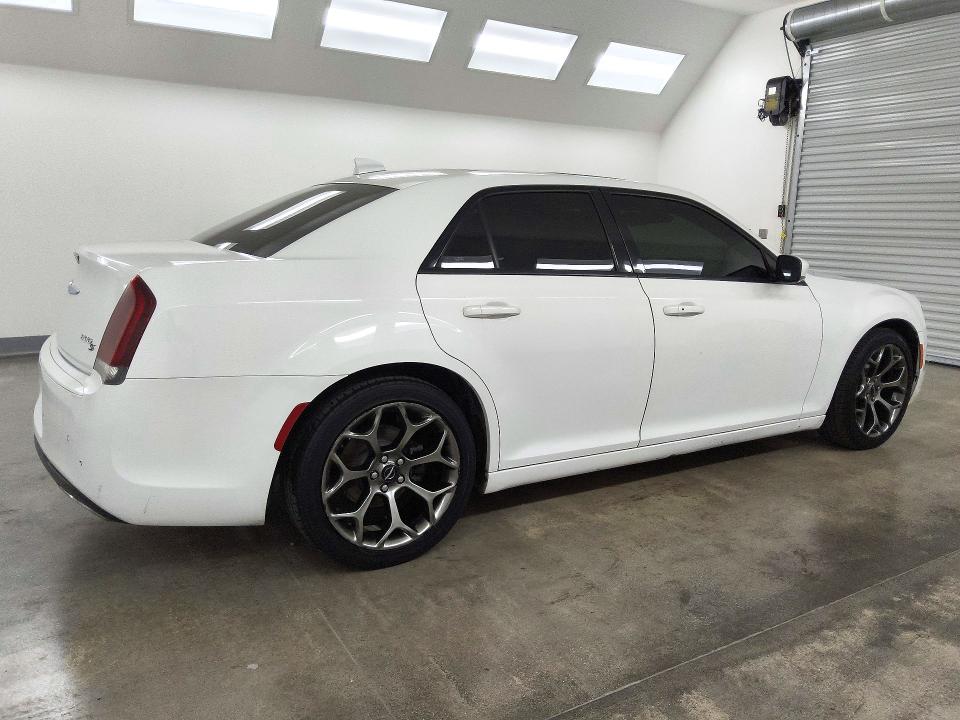 Photo 3 from auction – 2018 CHRYSLER 300 with VIN 2C3CCABG6JH264085
