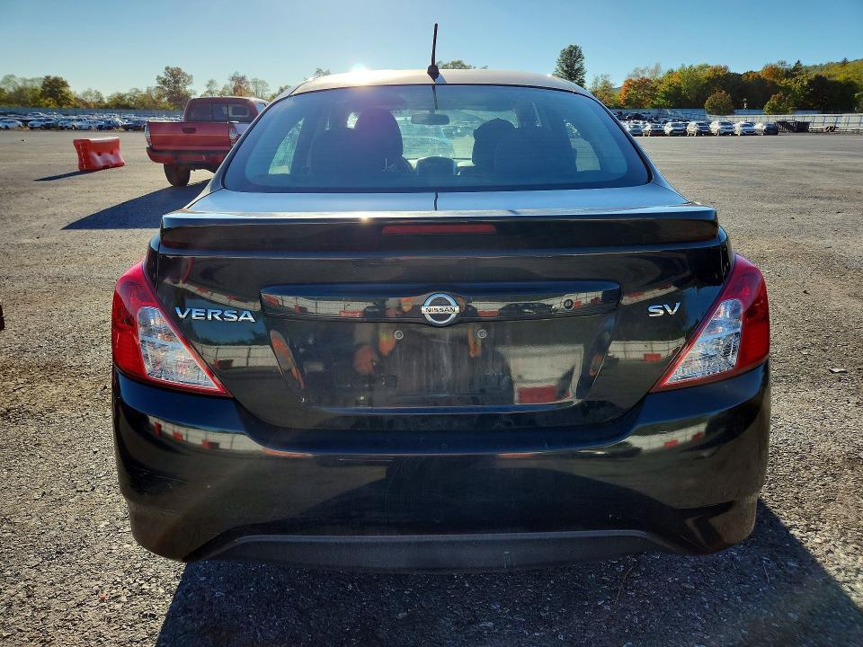 Снимка 6 от търг – 2018 NISSAN VERSA с VIN 3N1CN7AP4JL836078