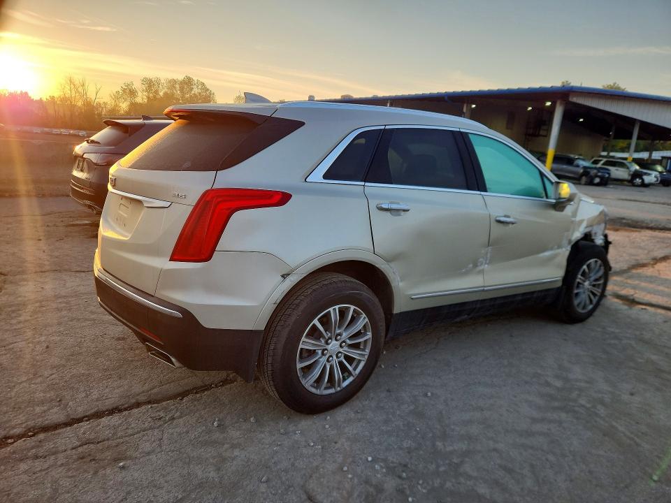 Photo 3 from auction – 2017 CADILLAC XT5 with VIN 1GYKNDRS5HZ147941