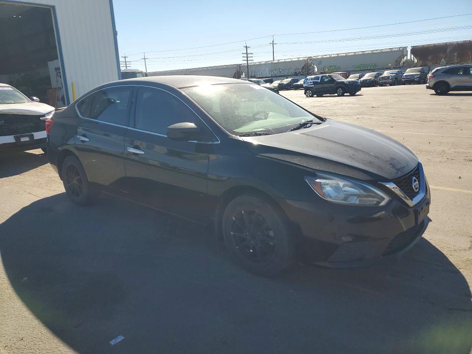 Снимка 4 от търг – 2017 NISSAN SENTRA с VIN 3N1AB7AP3HY327290
