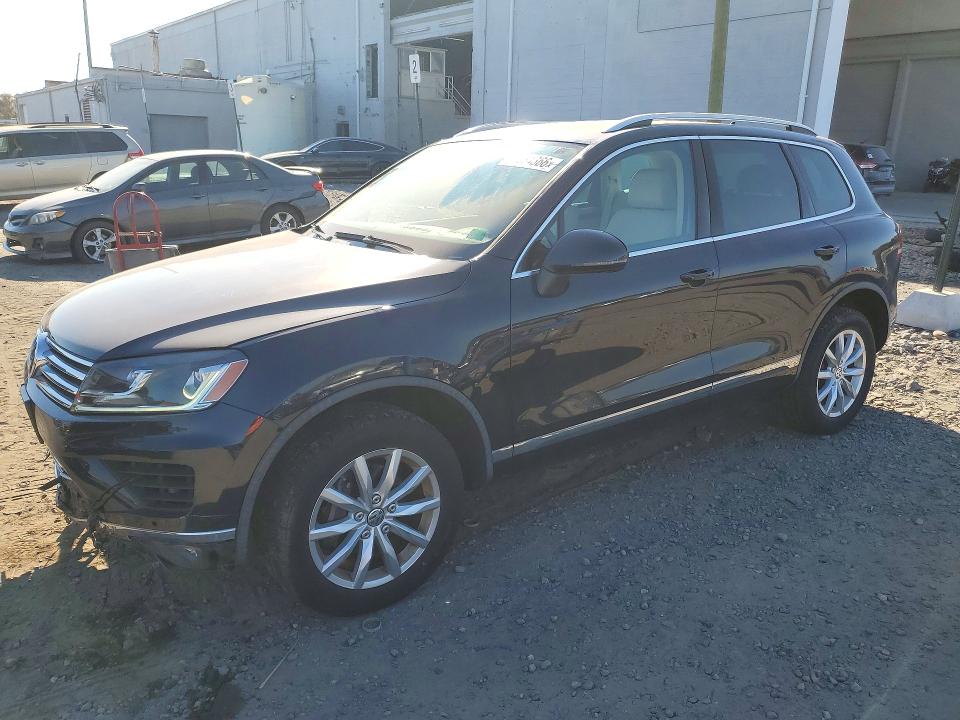 VOLKSWAGEN TOUAREG 2016 с VIN WVGEF9BPXGD004803 - Снимка от търг