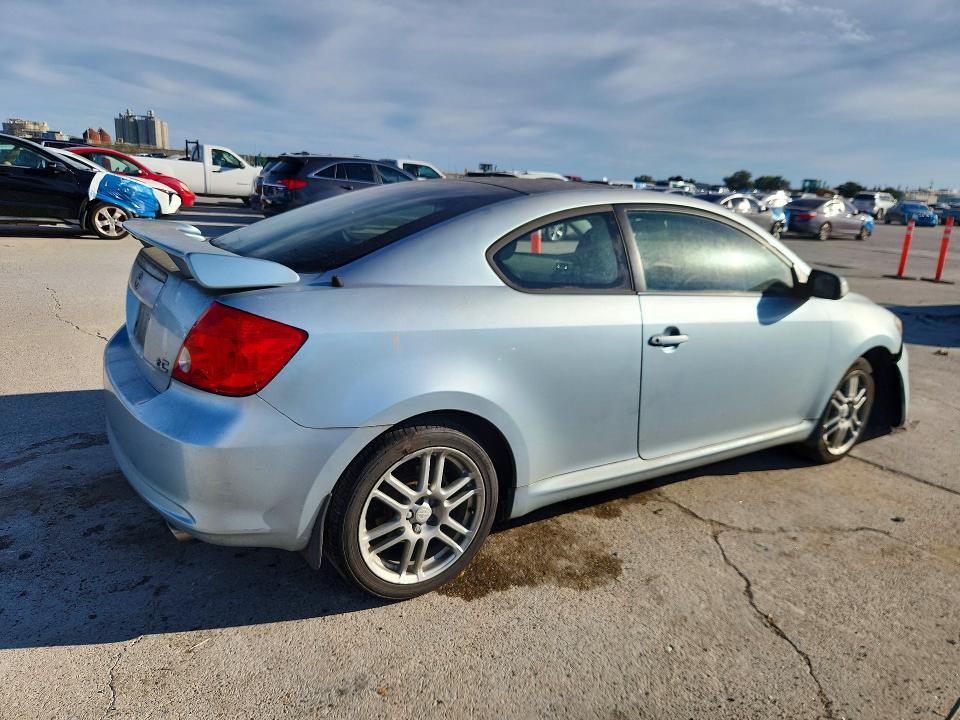 Снимка 3 от търг – 2005 SCION TC с VIN JTKDE177250047865