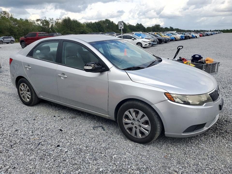 Фото 4 с аукциона – 2010 KIA FORTE с VIN KNAFU4A22A5116677