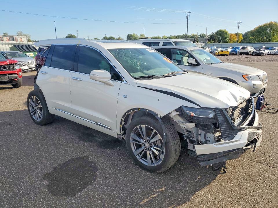 Photo 4 from auction – 2020 CADILLAC XT6 with VIN 1GYKPDRS8LZ101054