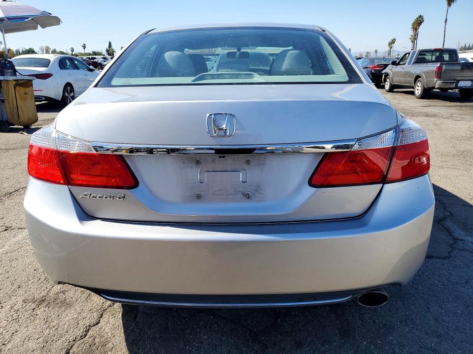 Снимка 6 от търг – 2015 HONDA ACCORD с VIN 1HGCR2F73FA036496