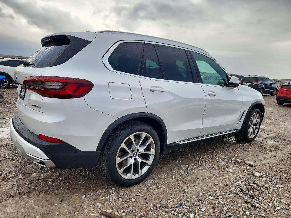 Снимка 3 от търг – 2023 BMW X5 с VIN 5UXCR6C09P9N74988