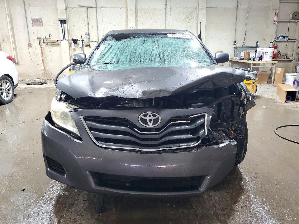 Снимка 5 от търг – 2011 TOYOTA CAMRY с VIN 4T4BF3EK0BR135642